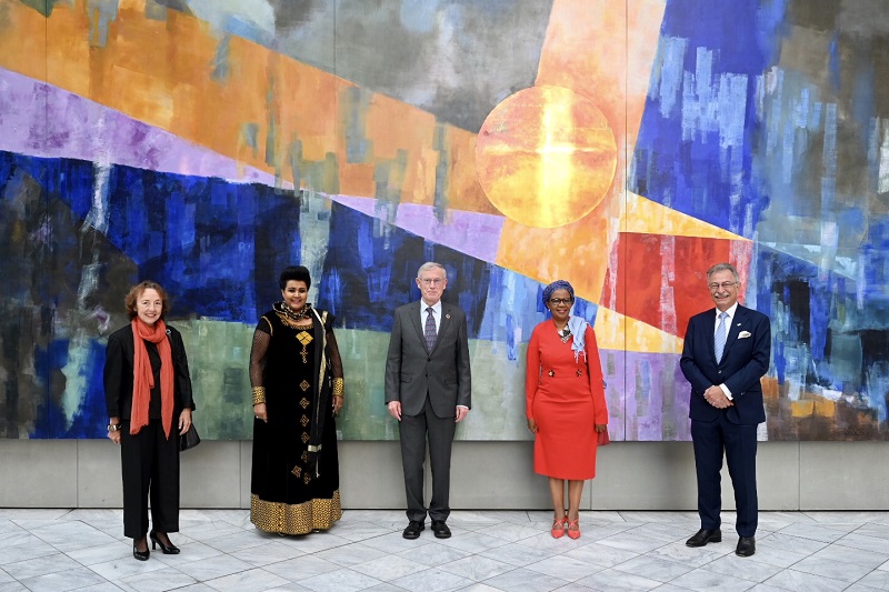 v.l. Uschi Eid (DAS), Botschafterin Mulu Solomon Bezuneh (Äthopien), BPr. Horst Köhler, Botschafterin Mmasekgo Masire-Mwamba (Botsuana), Dieter Kempf (BDI) © BDI		